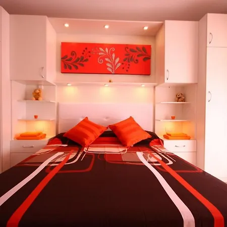 Fabulous Two Bedroom Near Vistas In Cristianos * Арона