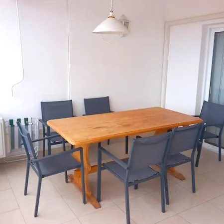 Fabulous Two Bedroom Near Vistas In Cristianos *